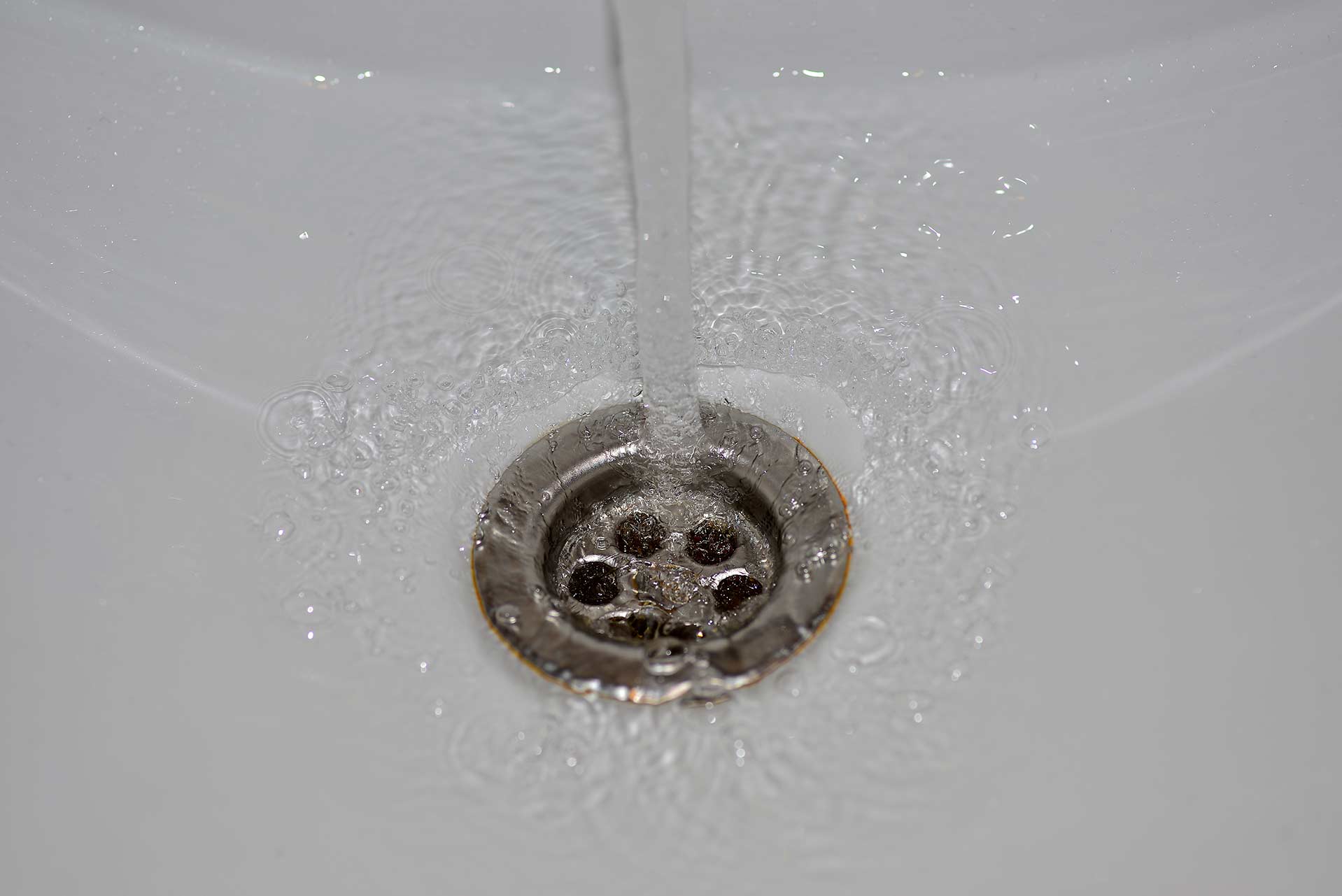 A2B Drains provides services to unblock blocked sinks and drains for properties in Warsop.